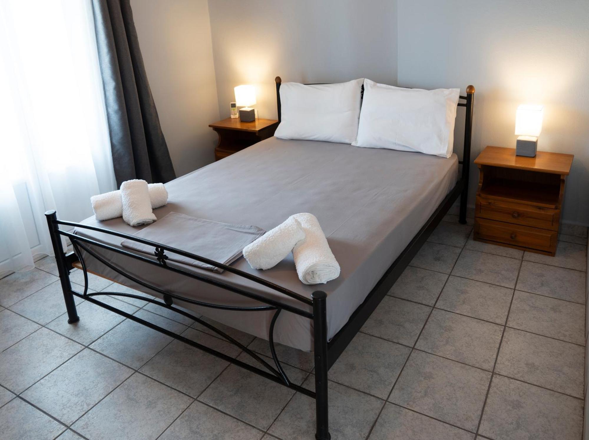 Ven Al Mar Apartment Azolimnos Syros Exterior photo